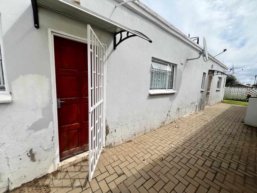 5 Bedroom Property for Sale in Blomanda Free State